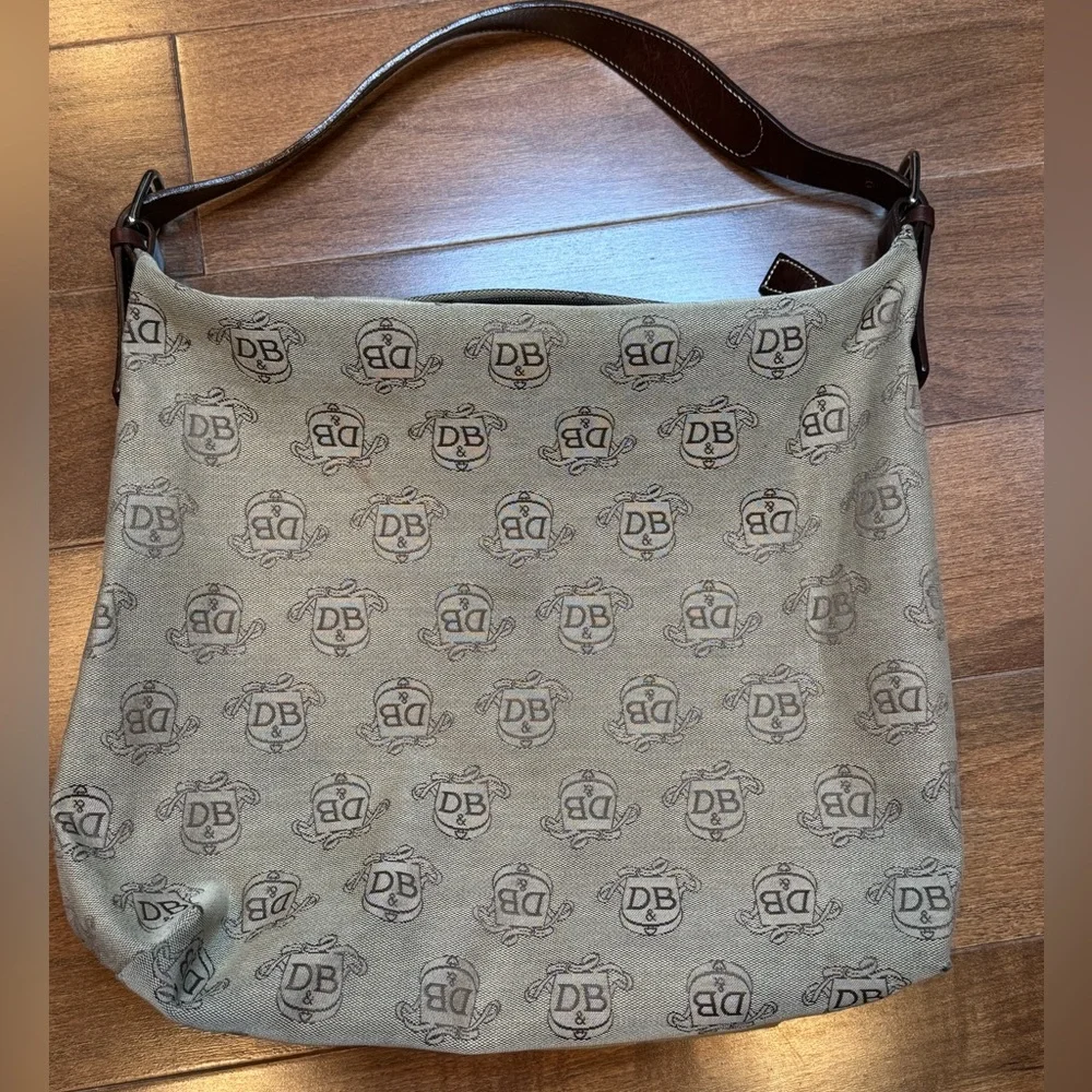Vintage DOONEY & BOURKE Signature Crest Hobo Bag